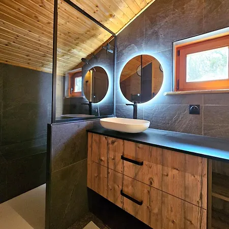 Cosy Et élégant 6-8pers, Ski, Piscine, Sauna Chalet *